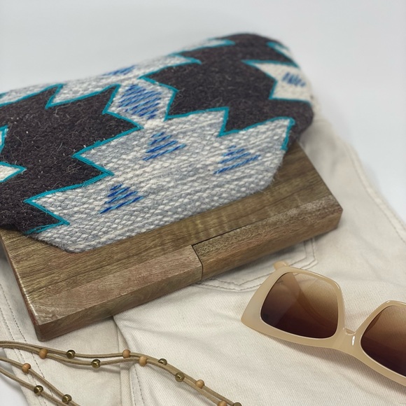 Tribal Print Clutch - Picture 2 of 3